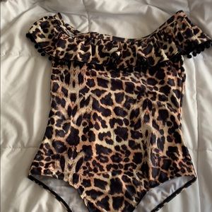 🚨ONE PIECE CHEETAH SWIMSUIT🚨 MUST GO